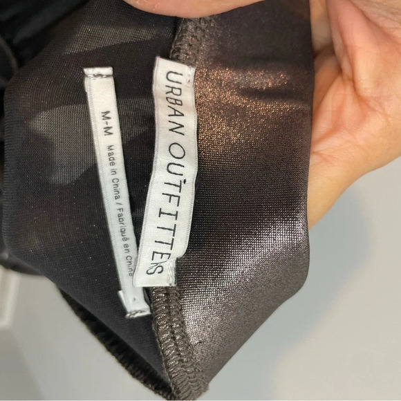 Urban outfitters bronze jumpsuit size M - Picture 13 of 13